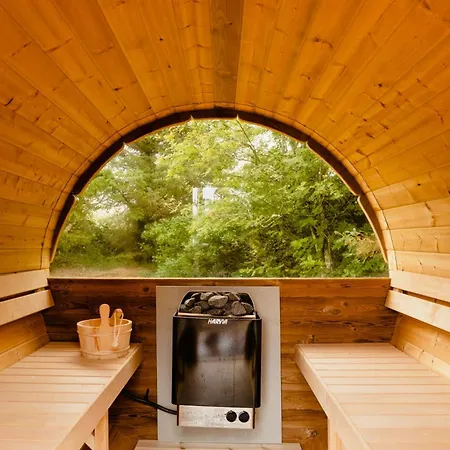 Bright And Lovely Summerhouse In Σπίτι διακοπών