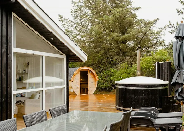 Dom wakacyjny Bright And Lovely Summerhouse In *